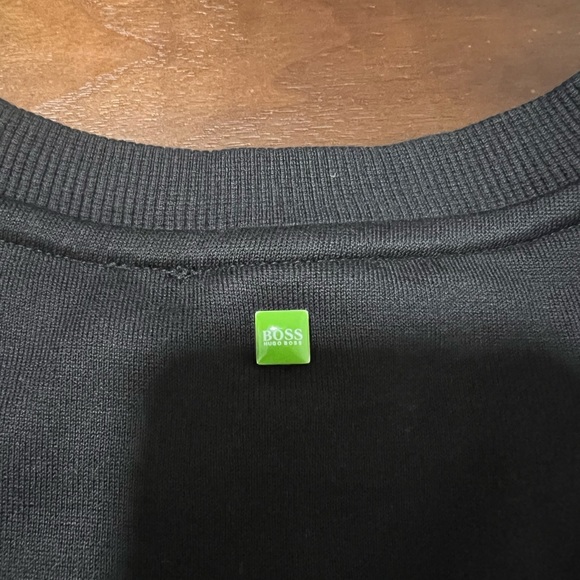 Hugo boss sweater - Picture 6 of 6